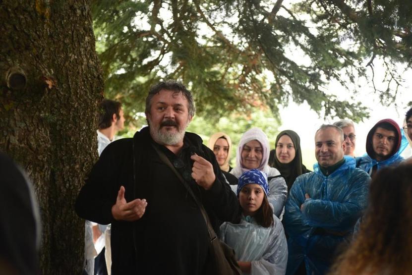 Mandıra Filozofu okullara da karşı
