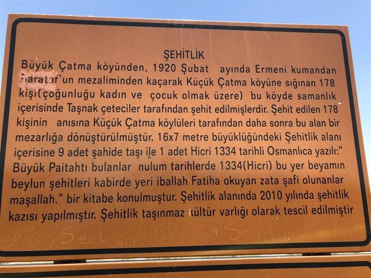 Karsta şehitler anıtına saldırı