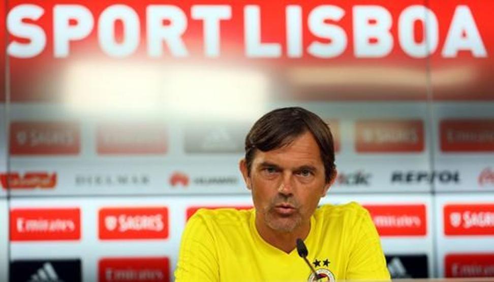 Phillip Cocu, cezalı Josefin neden kafilede olduğunu açıkladı