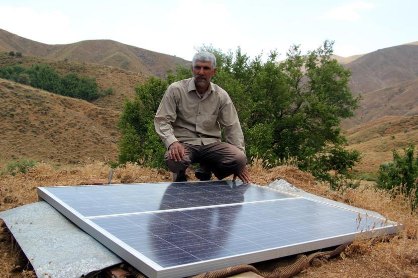 Köylerine elektrik gelmeyince, kendi elektriklerini ürettiler