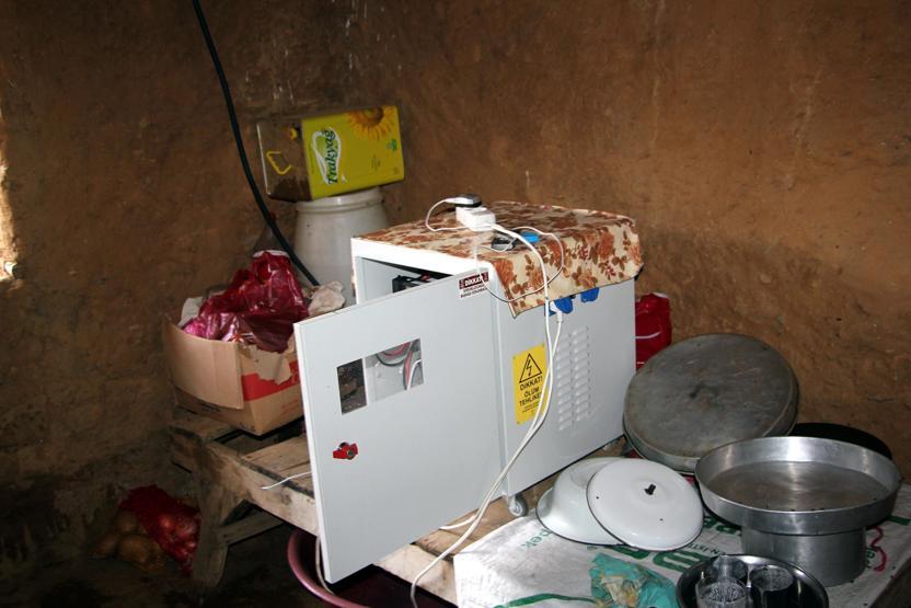Köylerine elektrik gelmeyince, kendi elektriklerini ürettiler