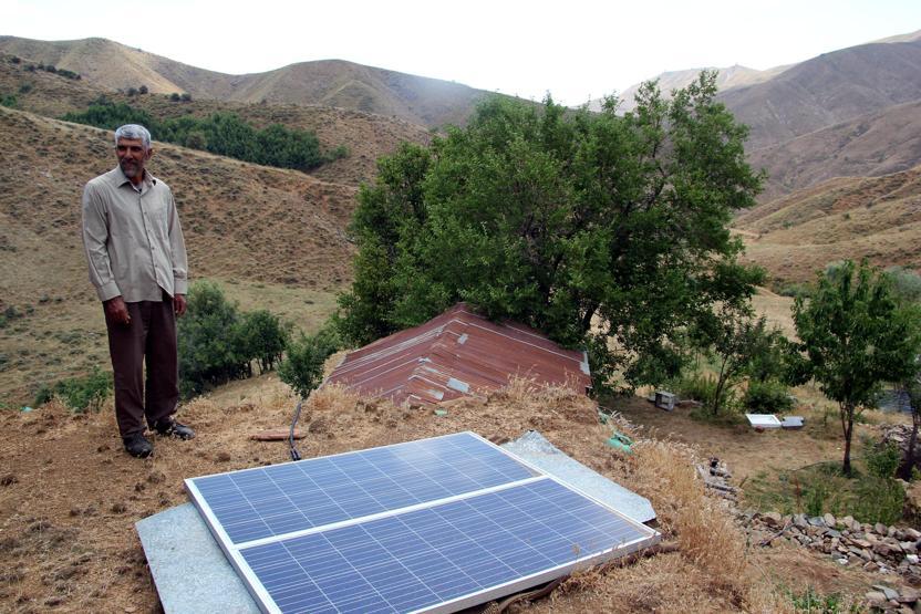 Köylerine elektrik gelmeyince, kendi elektriklerini ürettiler