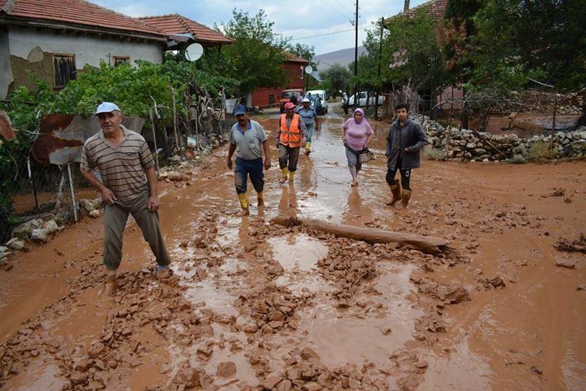 Elmalıyı 24 saat içinde ikinci kez sel vurdu