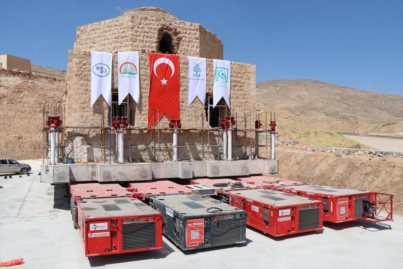 Ve Tarihi Artuklu Hamamı yeni yerine indiriliyor