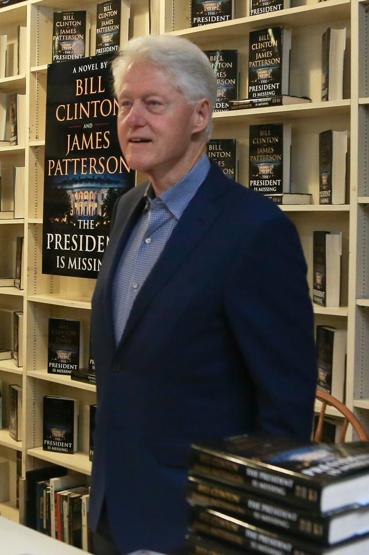 Bill Clintondan gerilim romanı: Başkan kayıp