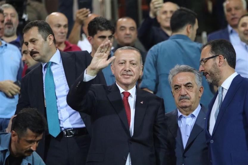 Cumhurbaşkanı Erdoğan Rizespor-Kasımpaşa maçını izledi