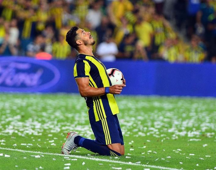 Fenerbahçe ilk yarıda skoru aldı