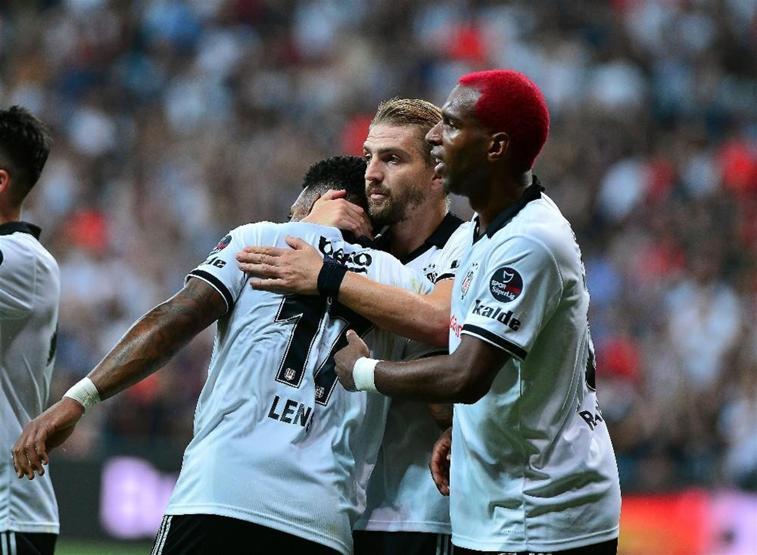 Beşiktaş galibiyetle başladı