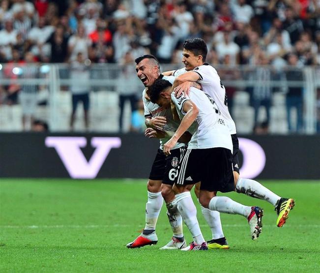 Beşiktaş galibiyetle başladı