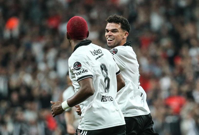 Beşiktaş galibiyetle başladı