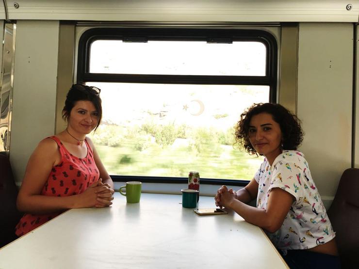 Otostopla 25 araç değiştirip, Karadenizi 1 haftada gezdiler