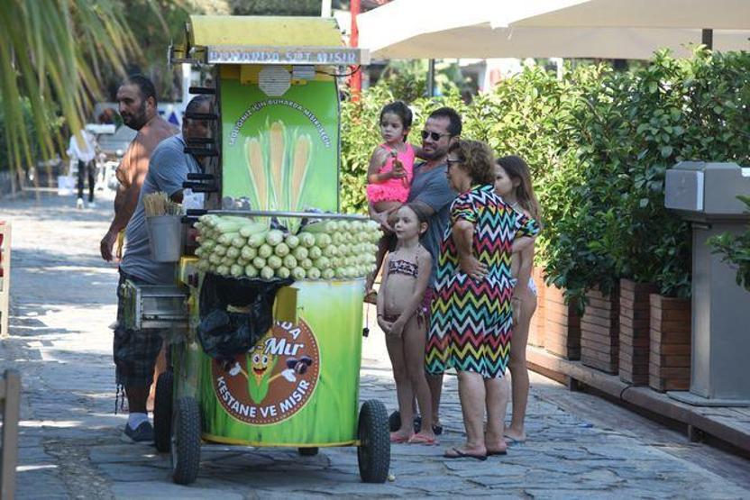 Ece ve Ozan Doğulu Bodrum’da