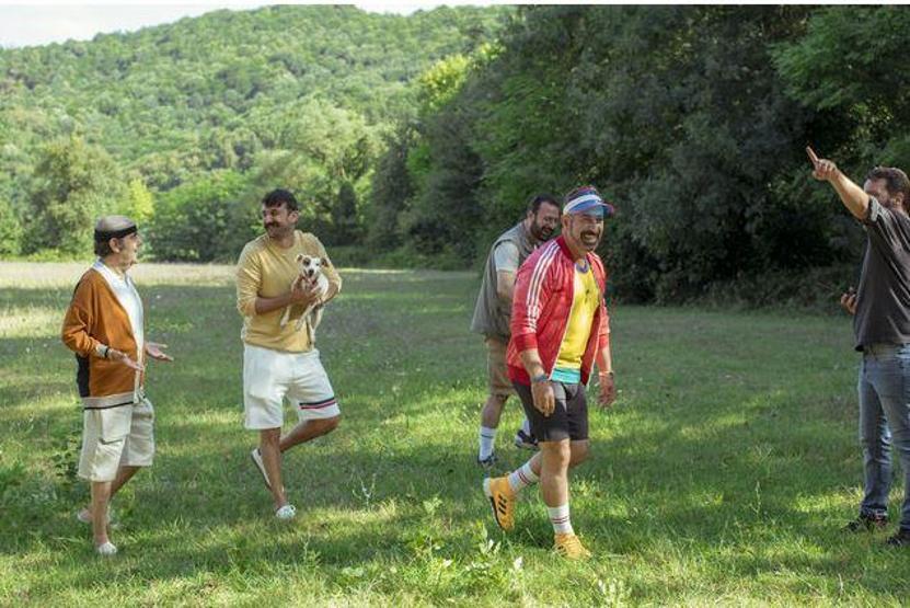 Cem Yılmaz Karakomik Filmler serisinden ilk kareyi paylaştı