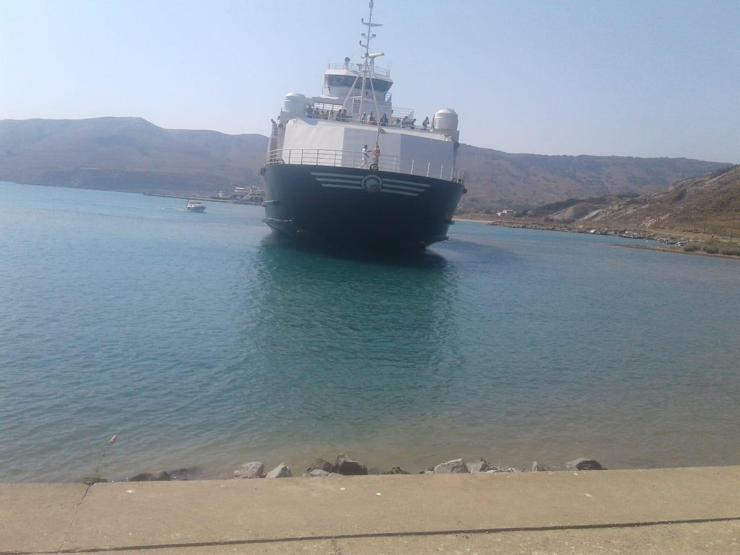 Gökçeadada karaya oturan feribottan kareler