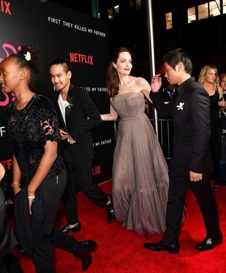 Angelina Jolie, Brad Pitt ile çocuklarının arasını mı bozuyor