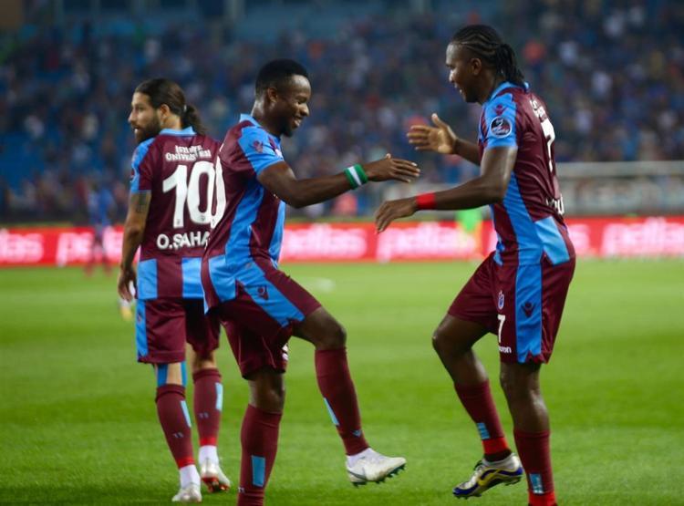 Trabzonspor Sivassporu ilk yarıda mat etti
