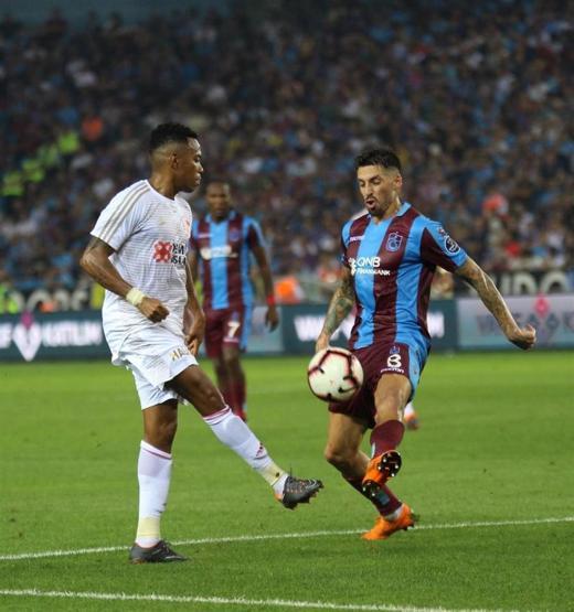 Trabzonspor Sivassporu ilk yarıda mat etti