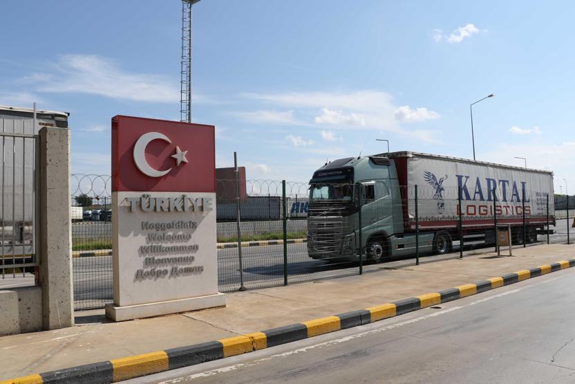 Kapıkule’de ‘çile’ kuyruğu 20 kilometre