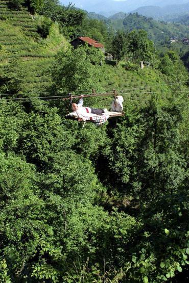 Rizede ilkel teleferik bir can daha aldı