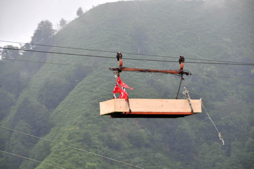 Rizede ilkel teleferik bir can daha aldı