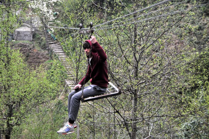 Rizede ilkel teleferik bir can daha aldı