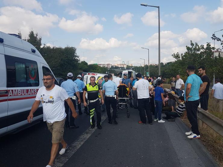 Son dakika... Etilerde servis minibüsü devrildi: Çok sayıda yaralı var