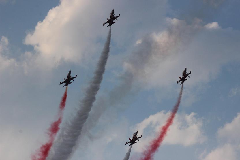 Türk Yıldızları’nın gösterisi nefes kesti