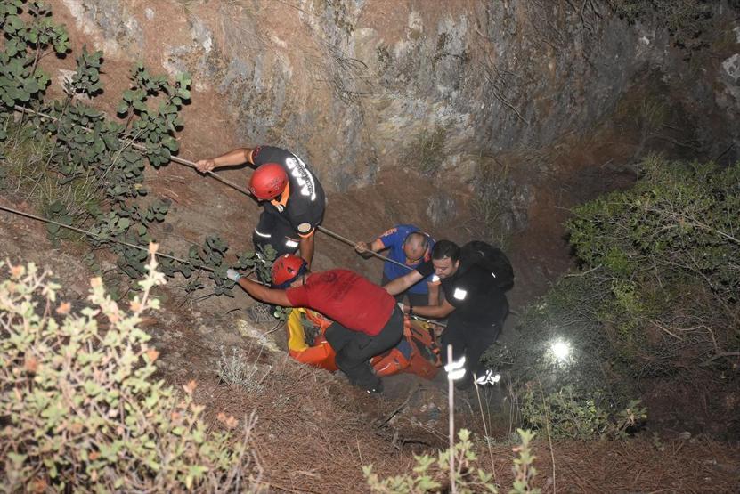 Off-Road aracı ile uçuruma düştü