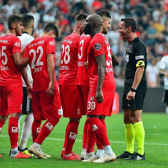 Beşiktaş - Antalyaspor maçında kural hatası | Maç tekrar edilebilir mi
