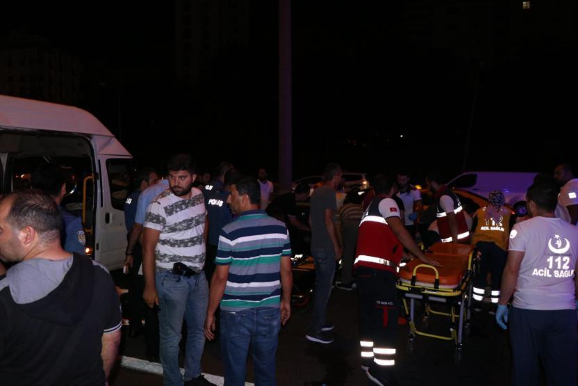 Hasta ziyaretinden dönüyorlardı TIRla çarpıştılar