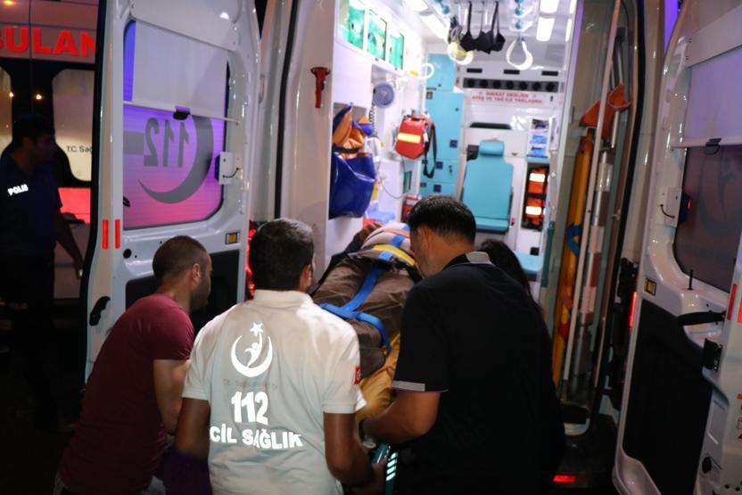 Hasta ziyaretinden dönüyorlardı TIRla çarpıştılar