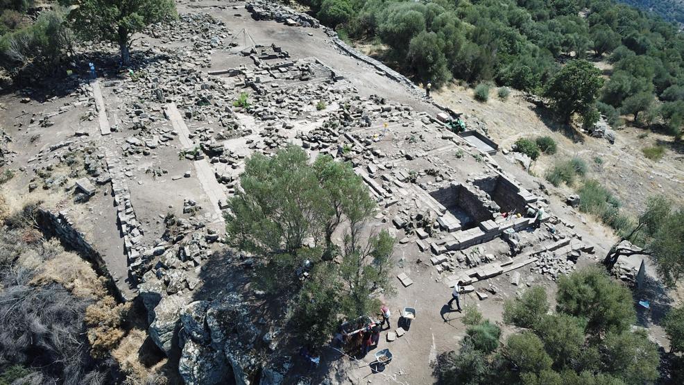 Athena Tapınağının kalıntısı su kuyusundan çıktı