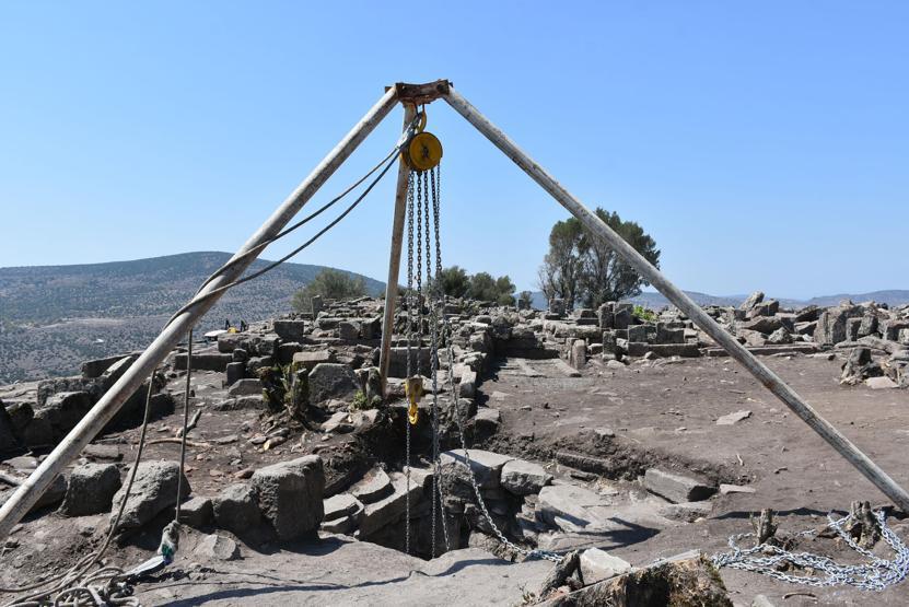 Athena Tapınağının kalıntısı su kuyusundan çıktı