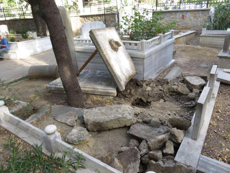 İçerenköy mezarlığında şoke eden olay