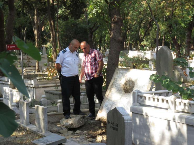 İçerenköy mezarlığında şoke eden olay