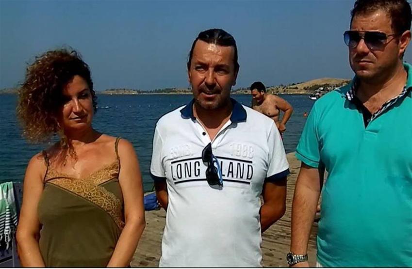 Foçada deniz yüzeyindeki kaba pislik temizlendi, yüz kişilik ekip çalışmaları sürdürüyor