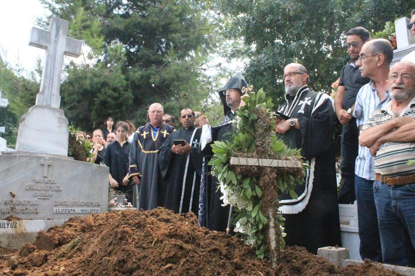 Usta yönetmen Aram Gülyüz son yolculuğuna uğurlandı