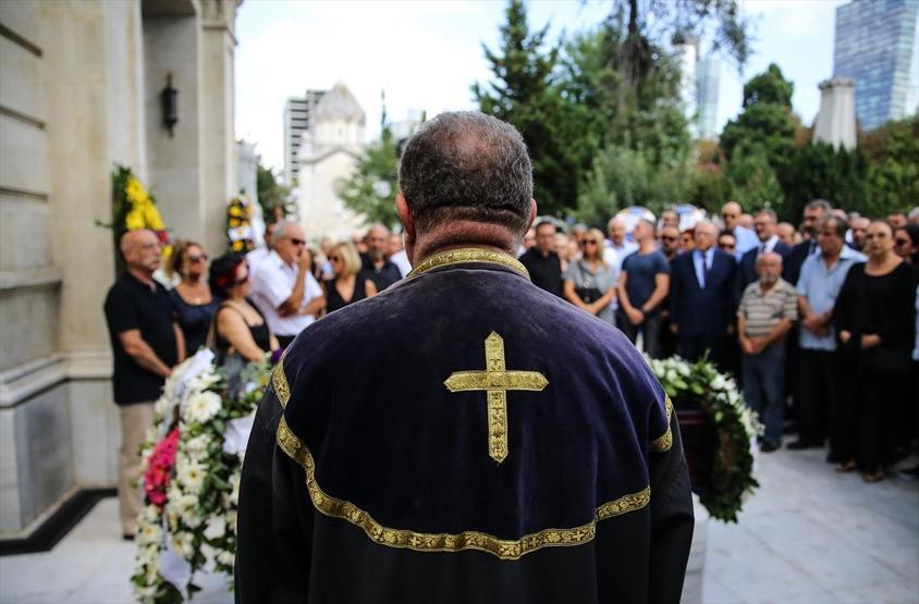 Usta yönetmen Aram Gülyüz son yolculuğuna uğurlandı