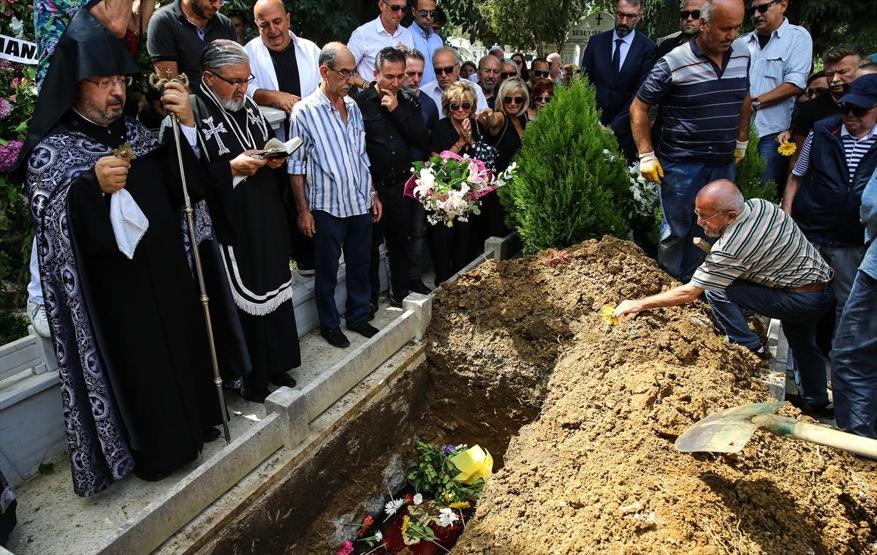 Usta yönetmen Aram Gülyüz son yolculuğuna uğurlandı