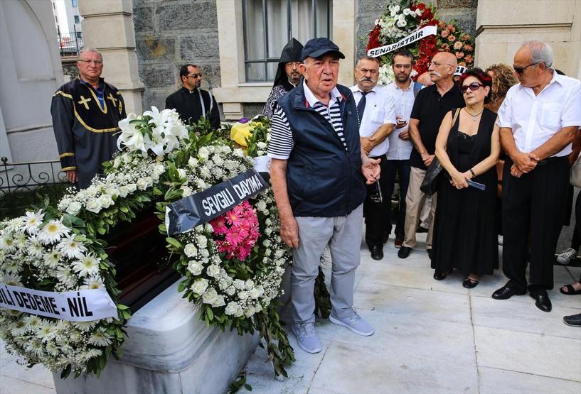 Usta yönetmen Aram Gülyüz son yolculuğuna uğurlandı