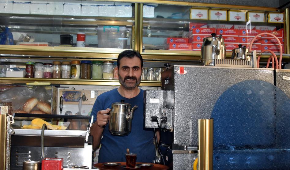 25 yıldır çay ocağı işletiyor ama çay içmiyor