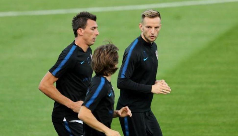 Rakitic: Kıskançlıktan ölebilirler