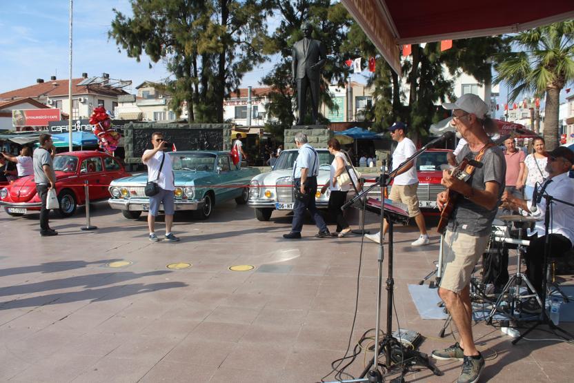 Klasik otomobiller Ayvalıkta buluştu