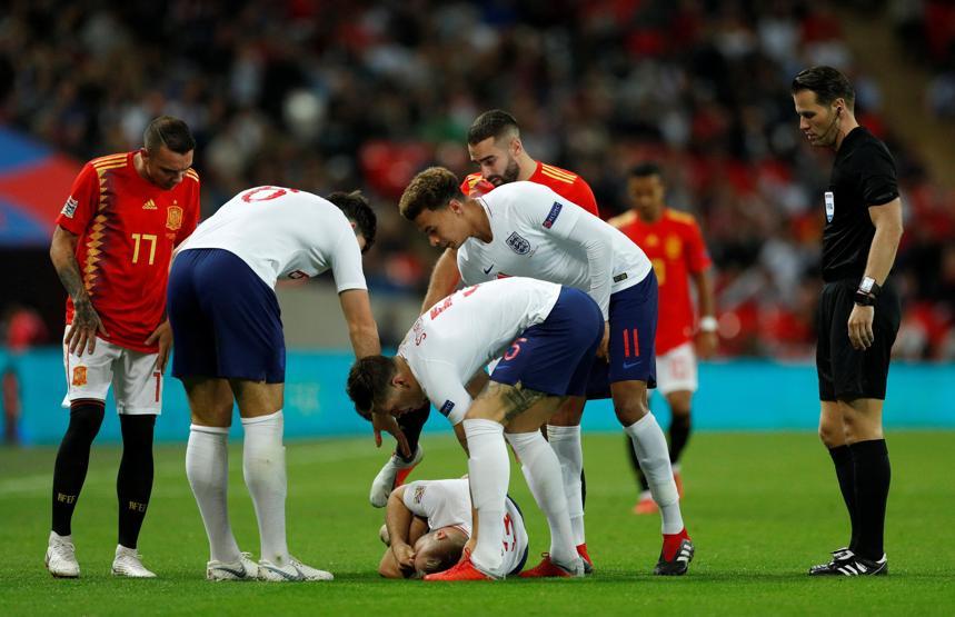 İngiltere - İspanya maçında Luke Shaw bilincini kaybetti