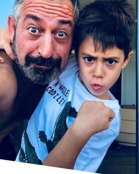 Cem Yılmaz: Kemal’e mikrofon uzatmayın