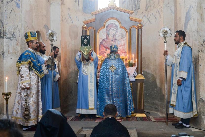 Akdamar Adasında 3 yıl sonra özel izinle ayin: Kültür Bakanı da katıldı