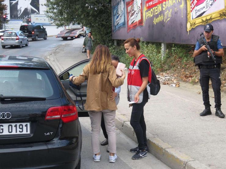 Uyum haftası başladı: Servislerde ve okul önlerinde büyük denetim