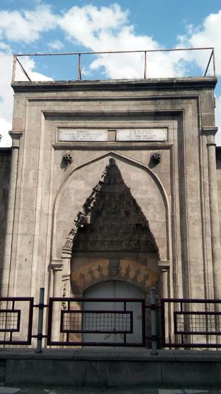 Bu ilan şaşırttı... 586 yıllık kiralık medrese