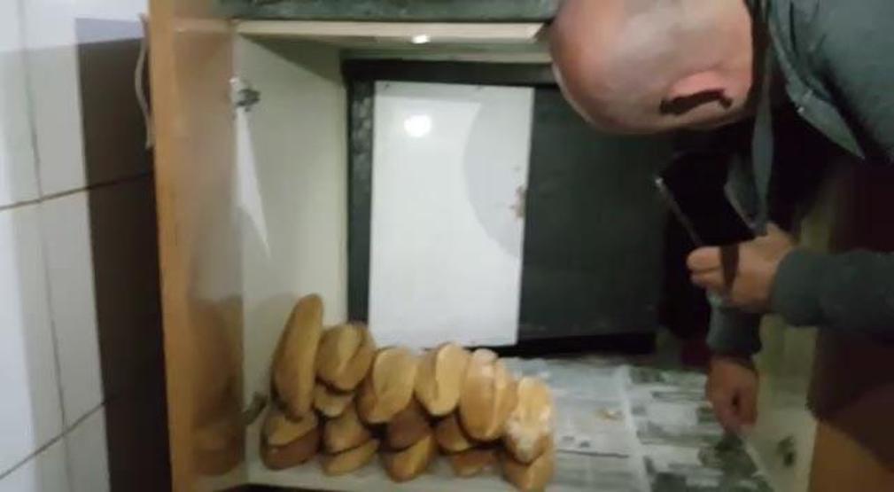 Tombala makinesini ekmek dolabına saklamışlar