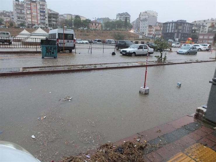 Bandırma’da sel felaketi